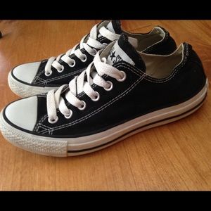 B/W converse women's 7.5