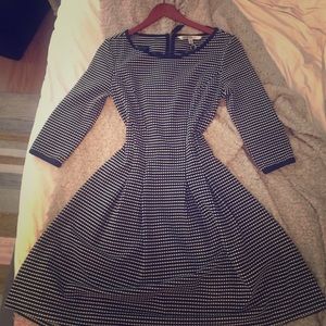 Max studio black and white classic dress