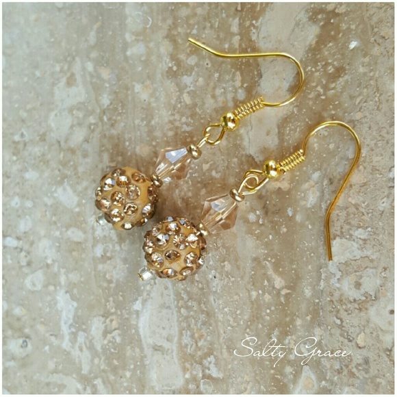 Classy Nude /tan crystal ball swarovski earrings - Picture 2 of 3