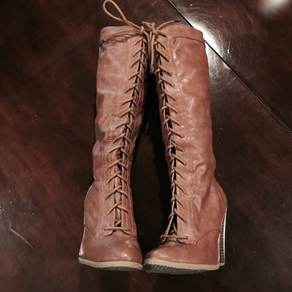 Lace up heeled boots