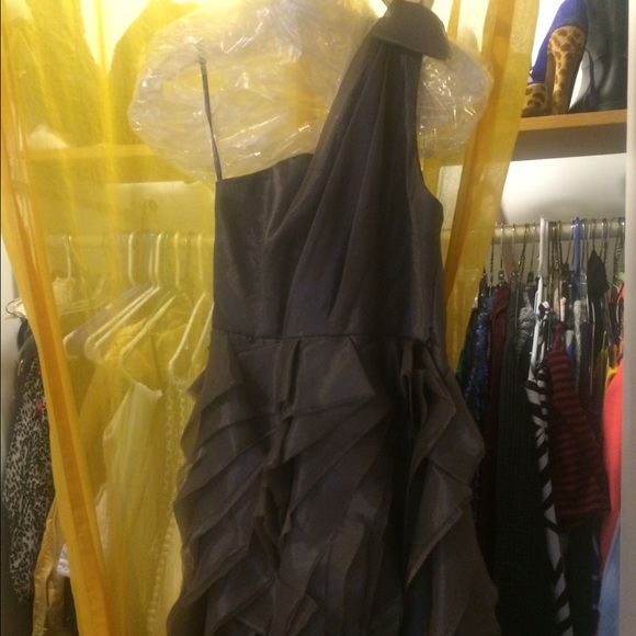 Vera Wang Bridesmaid Dress - Picture 1 of 4