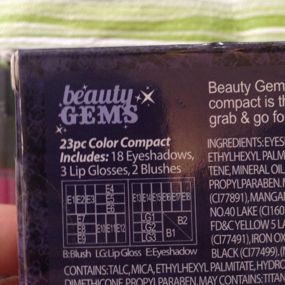 SOLD🍁🍃🍂💄 Fall ready make up bundle 💄🍁🍃🍂 - Picture 2 of 2