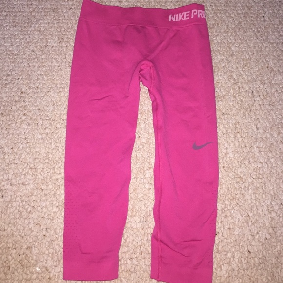 Nike pro cropped Capri