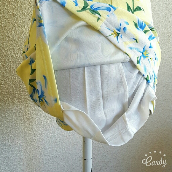 Lemon Floral Romper - Picture 4 of 4