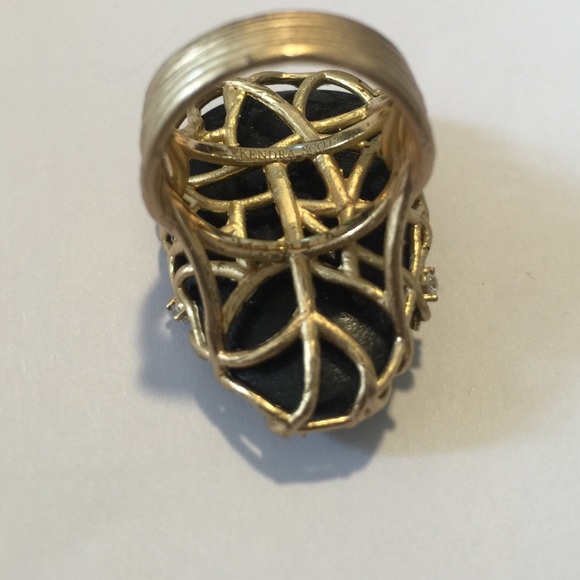 LUXE NO LONGER AVAILABLE STONE NEST COCKTAIL RING - Picture 4 of 4