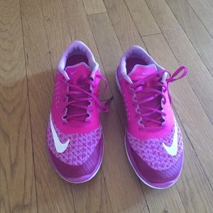 Pink Nike tennis shoes