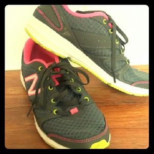 New Balance Tennis Shoes