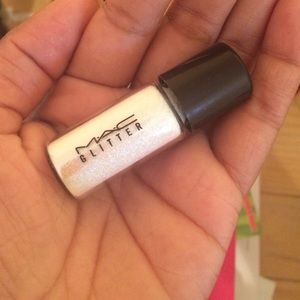 MAC glitter