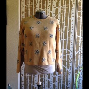 Gently used cotton blend sweater. Cute!