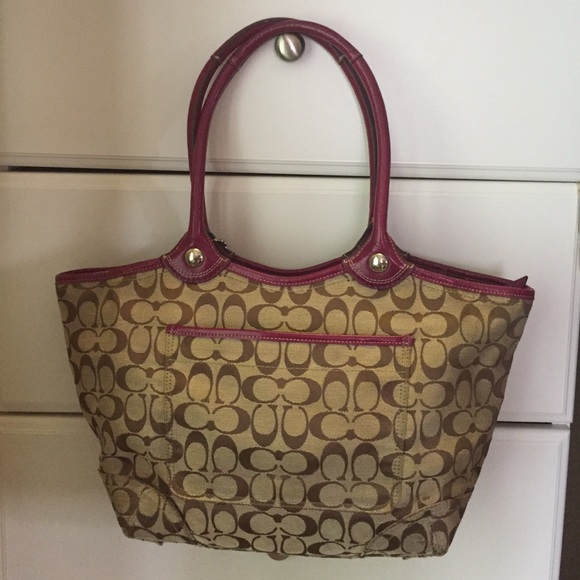 COACH Magenta and tan. - Picture 2 of 4