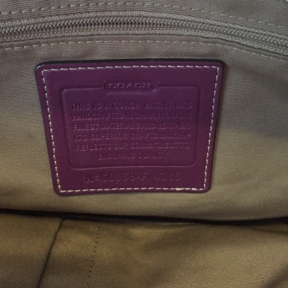 COACH Magenta and tan. - Picture 4 of 4