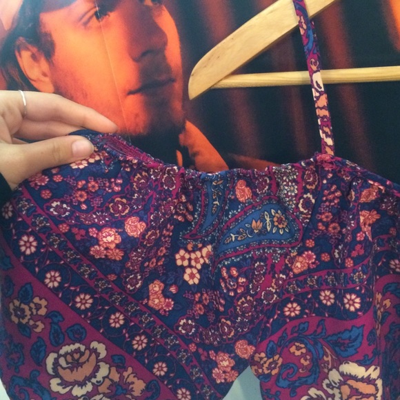 Pacsun Bell Sleeve top - Picture 3 of 3