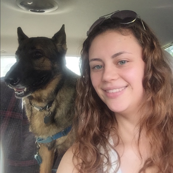 Meet your Posher, Jennifer - Picture 1 of 1