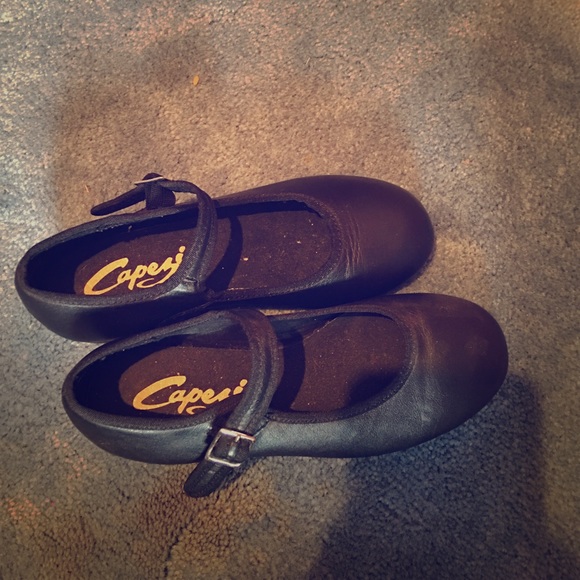 Capezio kids tap shoes.Great condition used twice.