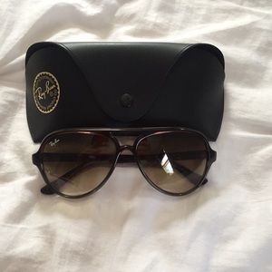 Ray Ban Cats 500 Classic Sunglasses