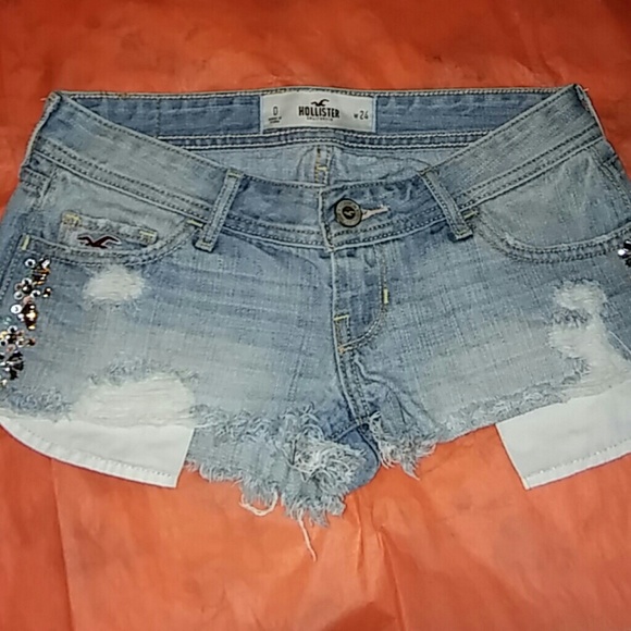 ??Hollister Shorts 0 or w24??