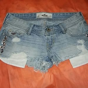 ??Hollister Shorts 0 or w24??