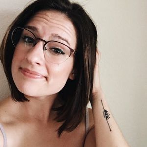 Meet your Posher, Claire