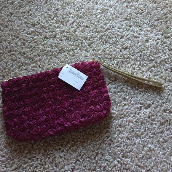 Neiman Marcus Rose Wristlet 🎄