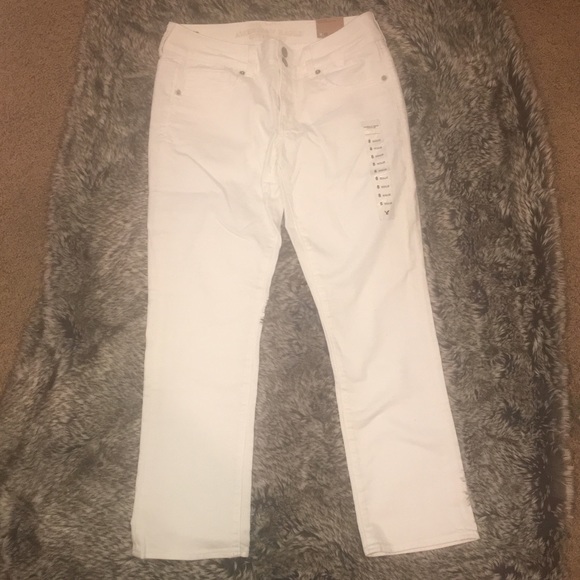 American Eagle White Capris