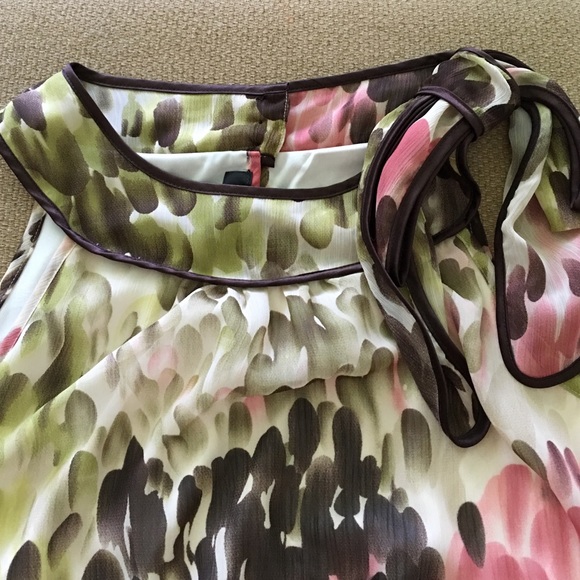 Pretty Watercolored Top - Picture 2 of 3