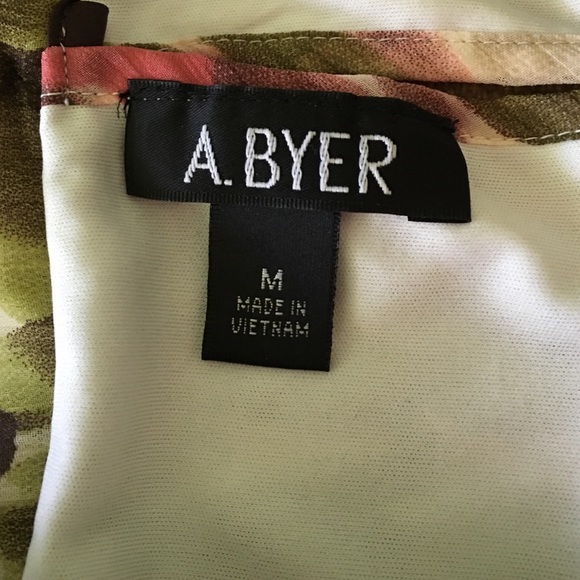 Pretty Watercolored Top - Picture 3 of 3