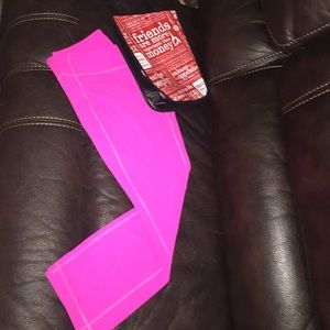 Lululemon pink crop