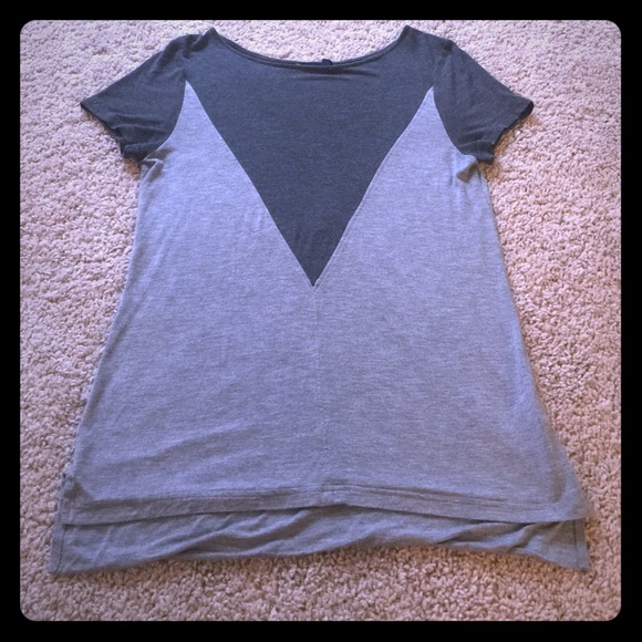 Noir Gray Triangle Tshirt 👌🏻