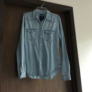 American Eagle chambray shirt