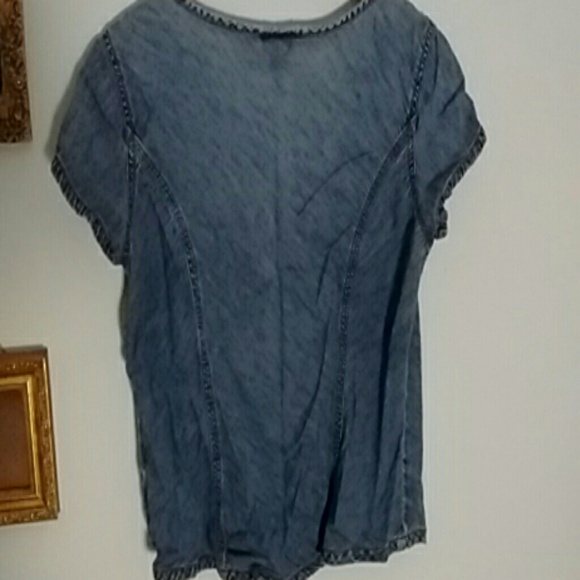 Distressed denim snap front - Picture 3 of 4