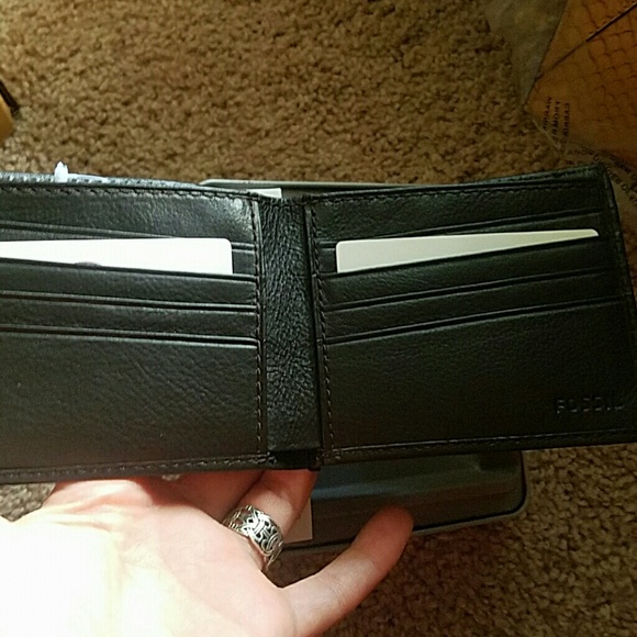 Fossil Wallet - Picture 2 of 4