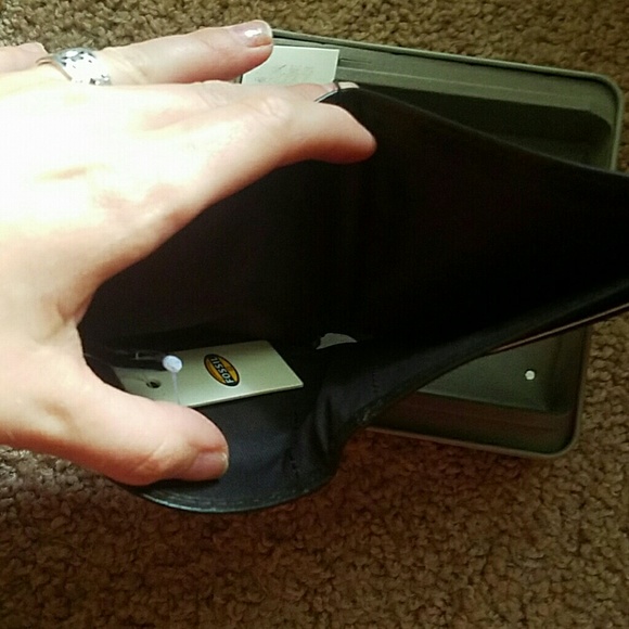 Fossil Wallet - Picture 3 of 4