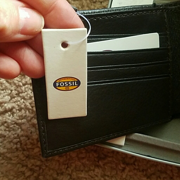 Fossil Wallet - Picture 4 of 4