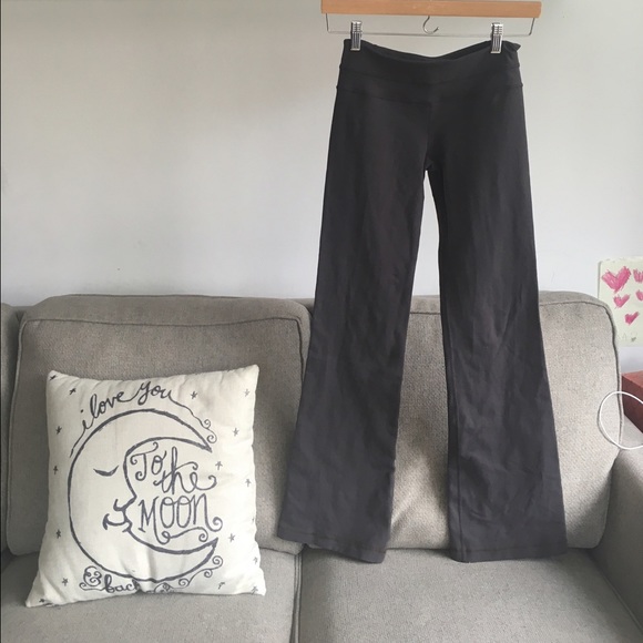 Lululemon classic yoga pant - Picture 1 of 4