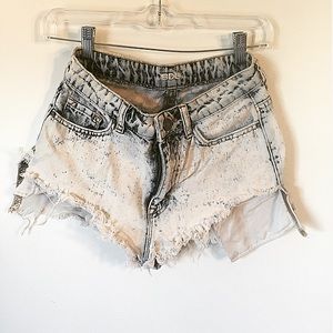 BDG High Rise Hi-Low Shortie LOU. 26W.