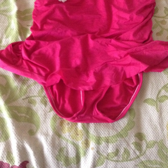 Amazing Skirted One-Piece 👙 - Picture 2 of 4