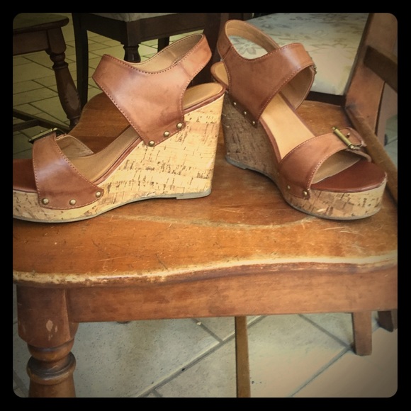 Wedge shoes