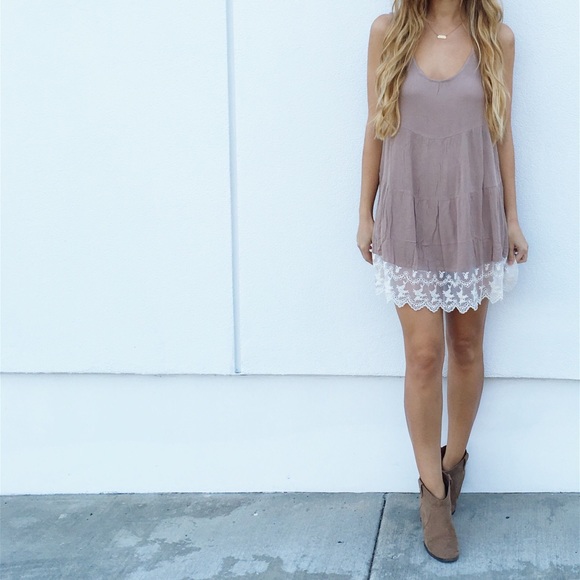 lace trim dress - Picture 4 of 4