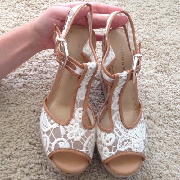 Adorable lace heels