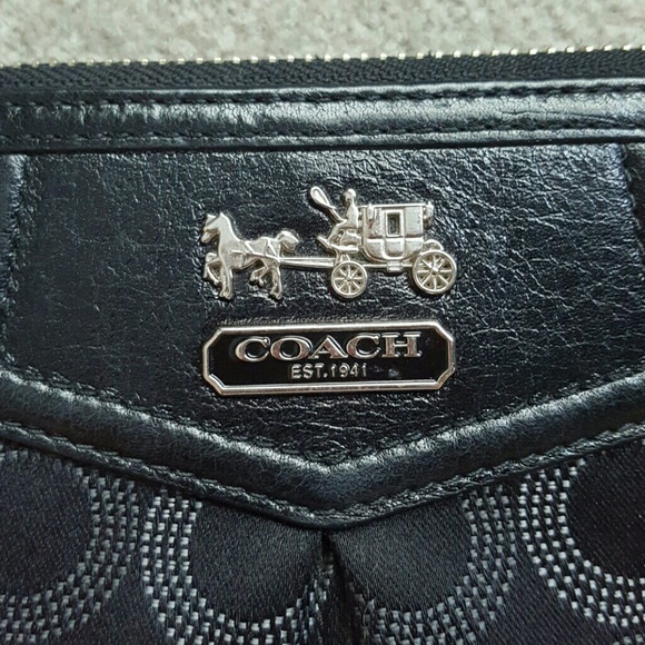 NEW! Coach Signature Wristlet
