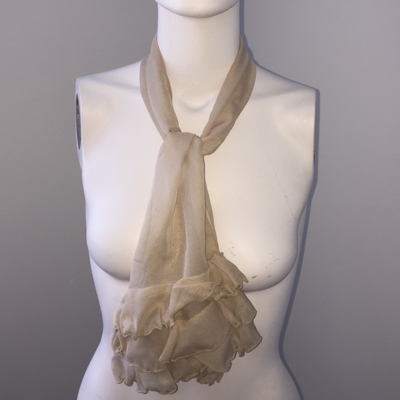 Set of two ruffle edge scarves - Picture 2 of 4