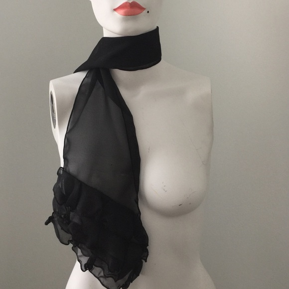 Set of two ruffle edge scarves - Picture 4 of 4