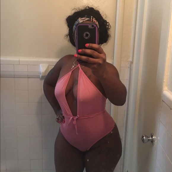 Sexy One-Piece Monarch - Picture 2 of 7