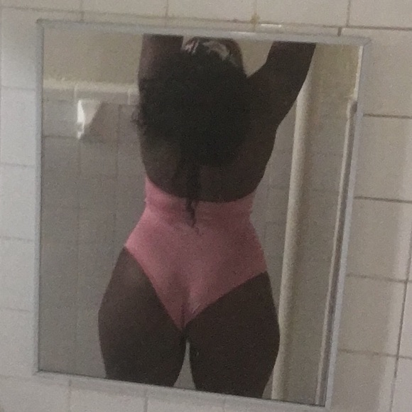 Sexy One-Piece Monarch - Picture 4 of 7