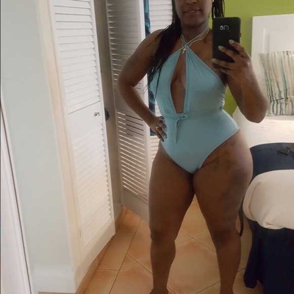 Sexy One-Piece Monarch - Picture 6 of 7