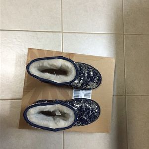 UGG sequin short boots. Blue silver. Size 5