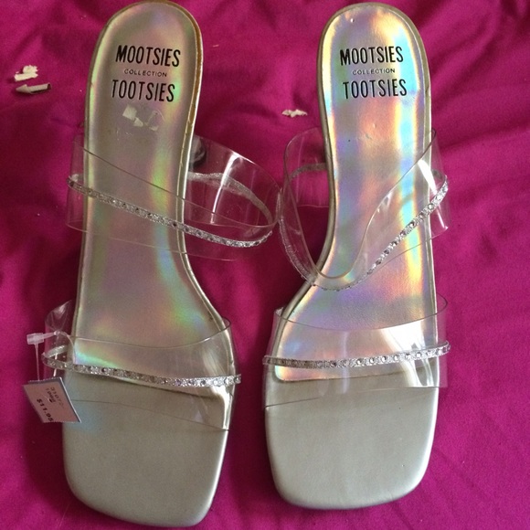 Silver high heels - Picture 1 of 3