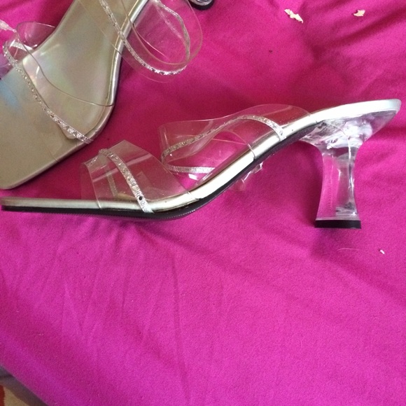 Silver high heels - Picture 2 of 3