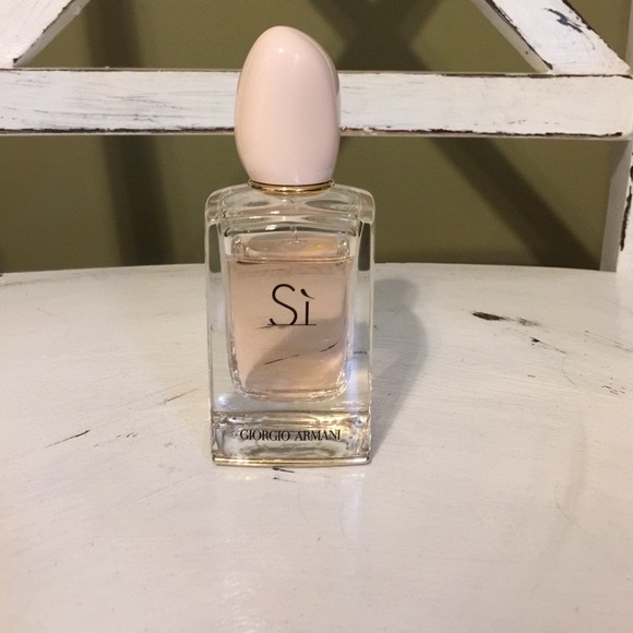Si perfume by Giorgio Armani