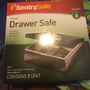 Brand new safe with keys